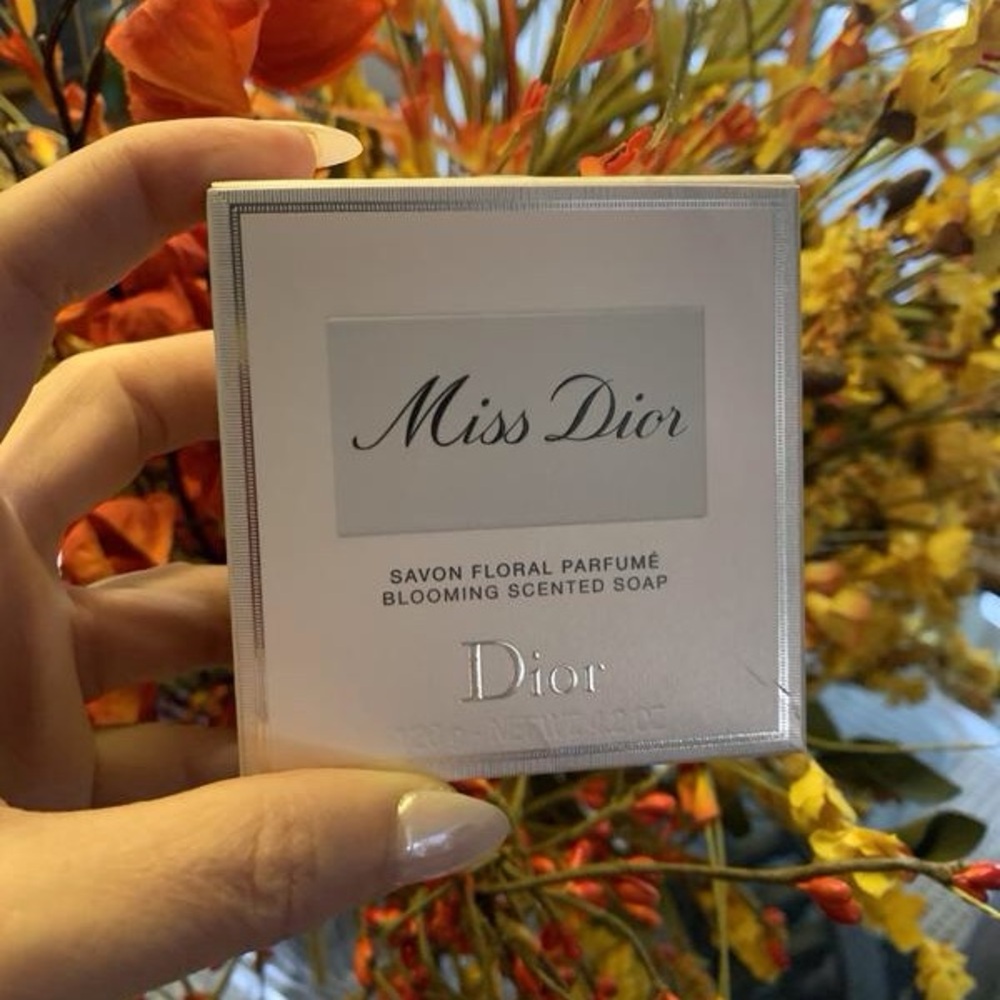 NIB Miss Dior The Rose Bar Blooming Soft & Scented Soap. - Picture 6 of 10